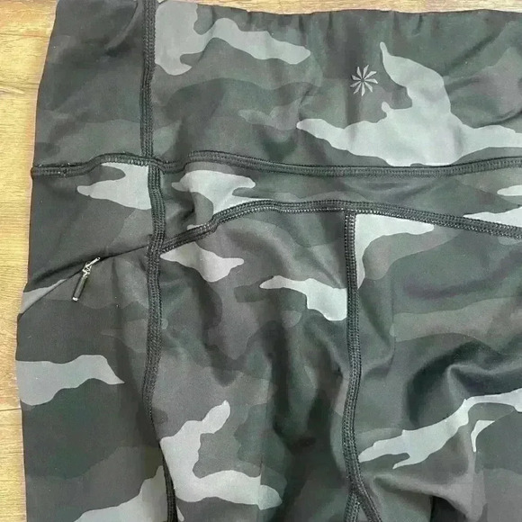 Athleta Camo Contender 7/8 Leggings Womens Sz S Pockets Black Gray Gym Hiking - Picture 10 of 12